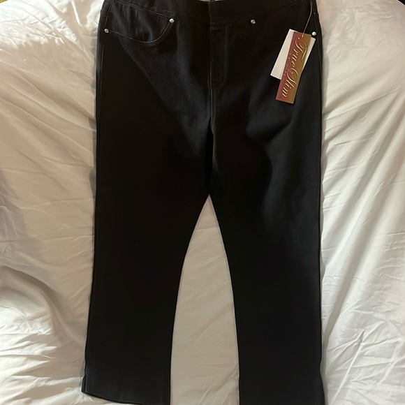 New with tags Jean leggings black size 10 dressy capris - Picture 1 of 10
